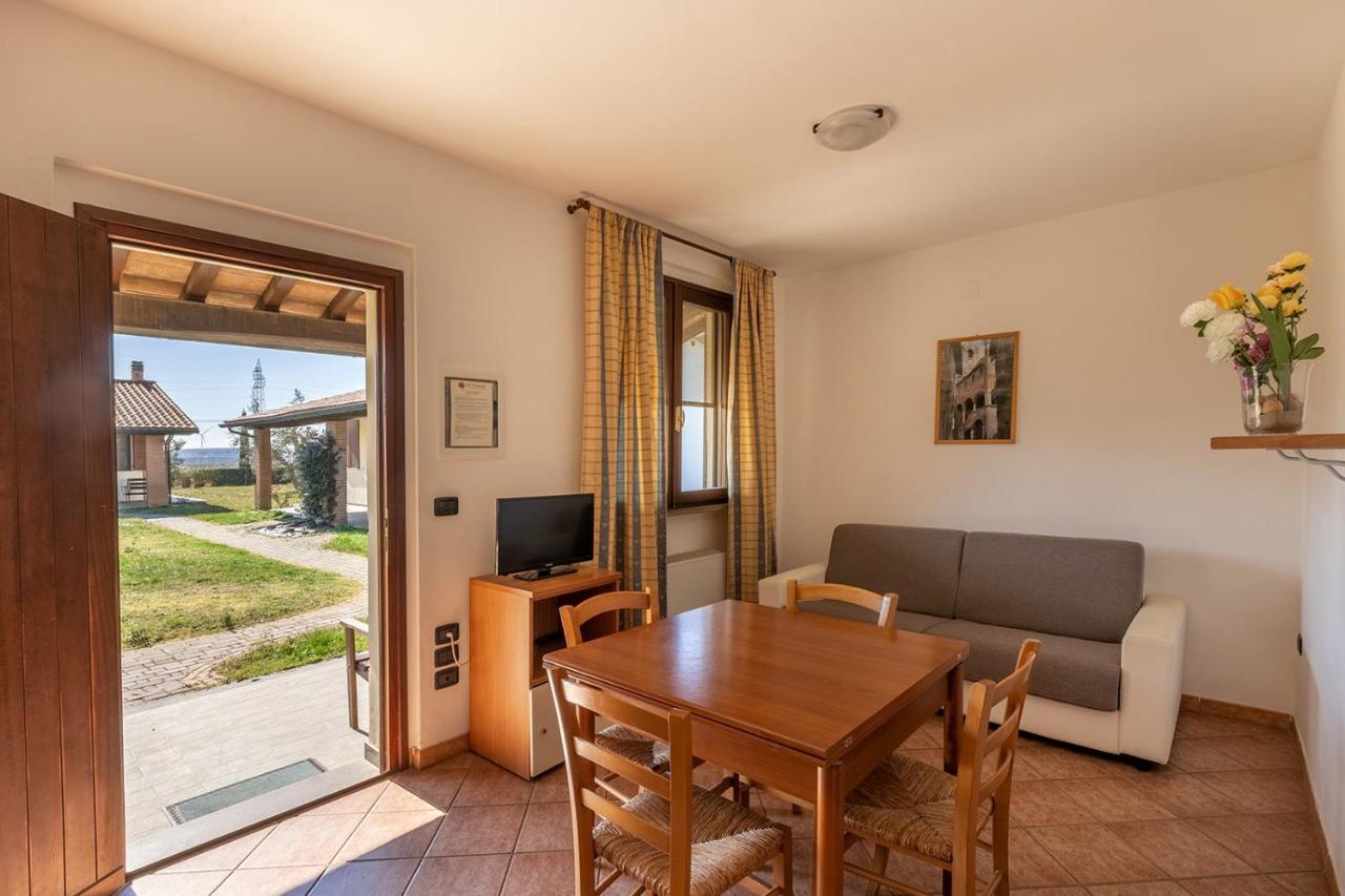 Agriturismo Gli Etruschi Популония Екстериор снимка